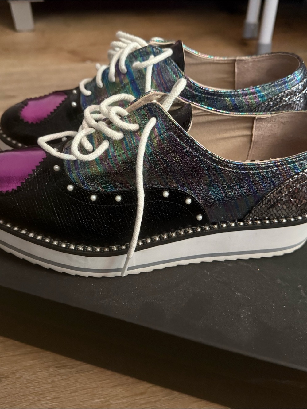 Betsey Johnson Black Holographic Platform Oxfords with Pink Heart - Picture 2 of 3